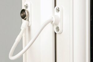 Cable Restrictor Swivel/Stud 200mm White (EACH)