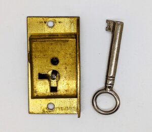 Cupboard Lock Cut 1 Lever 1.1/2 RH 1key (EACH)